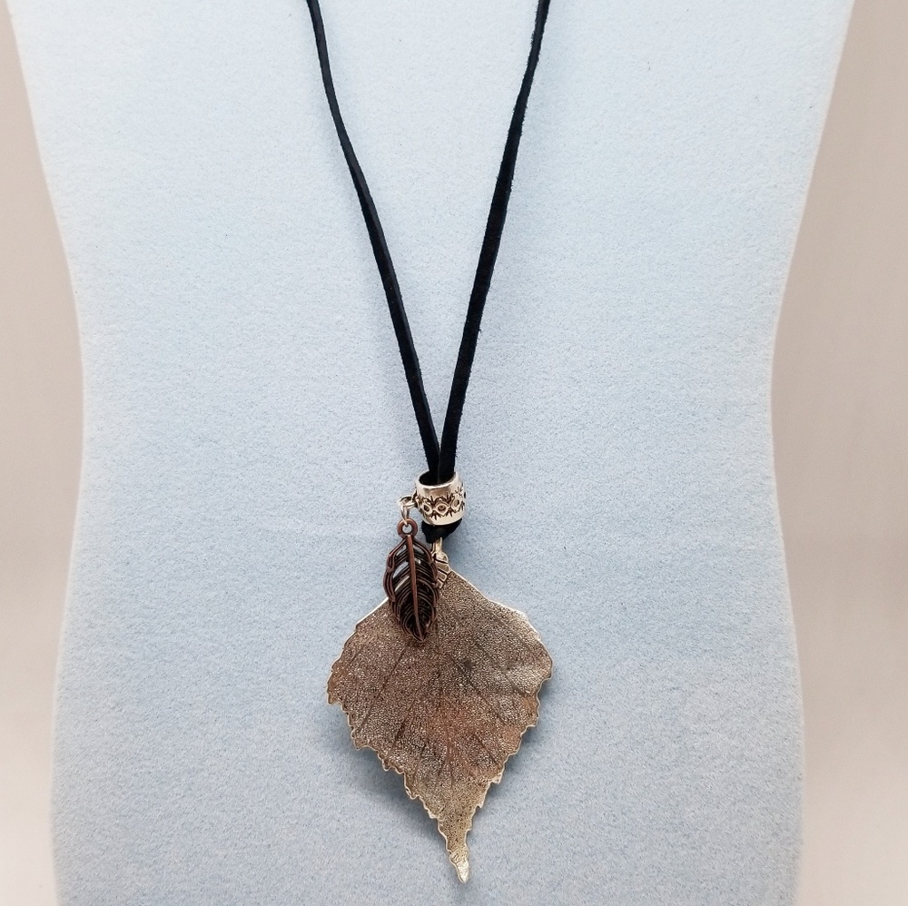 Leaves adjustable leather necklace